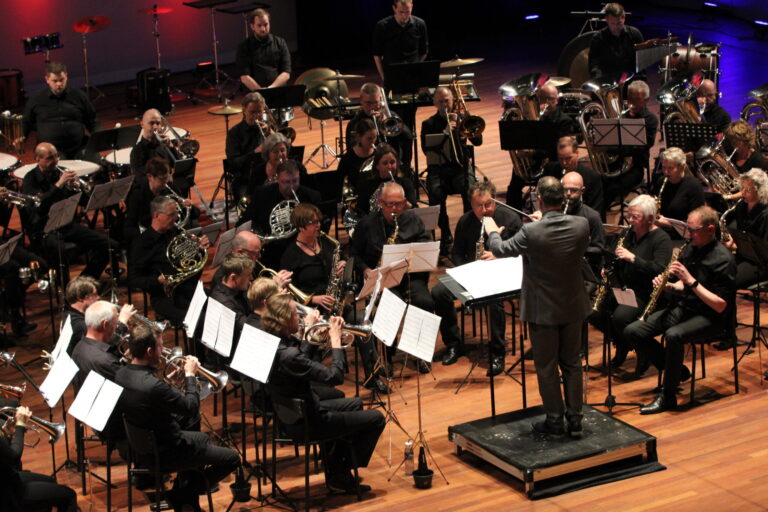 HRFSTWND: CMV Euphonia Wilsum en Gelders Fanfare Orkest — muziek in Kampen