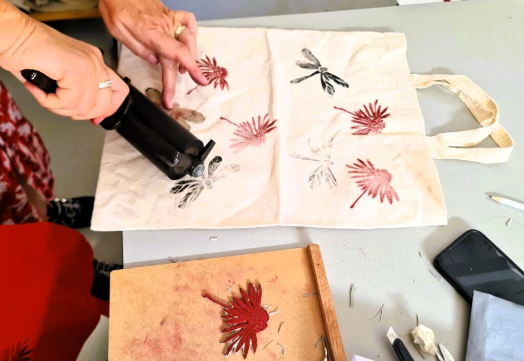 Workshop lino op stof in Kampen